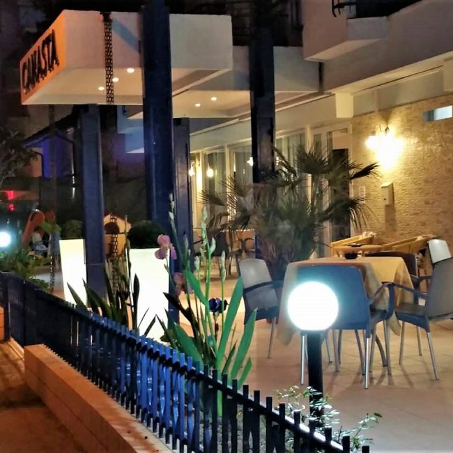 Hotel Canasta